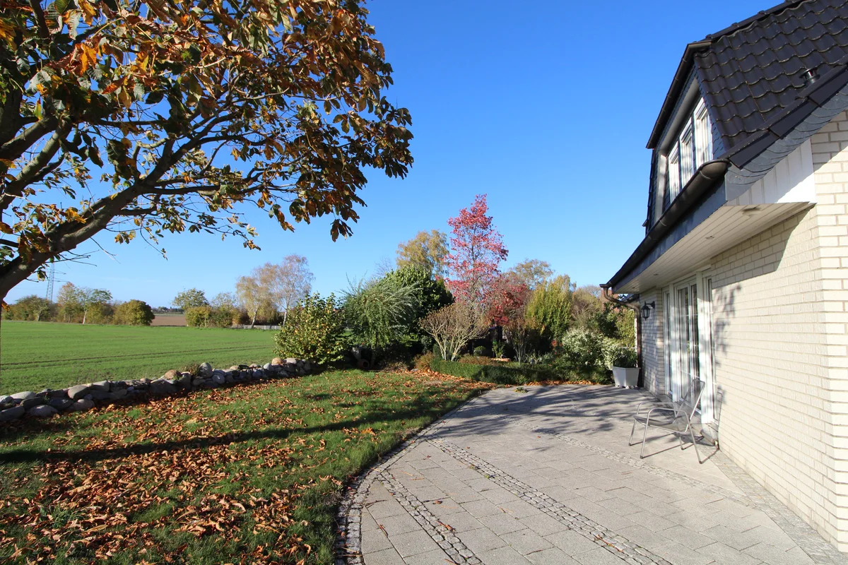 Terrasse und Garten eines Einfamilienhauses in Seelze-Velber