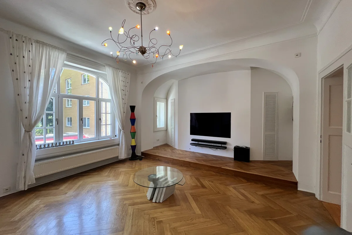 Modernisierter Wohnbereich einer Altbauwohnung in Hannover-Oststadt