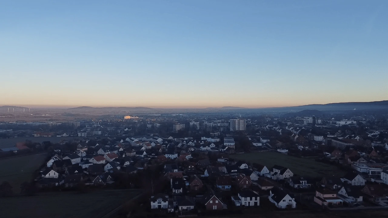 Luftaufnahme von Barsinghausen mit Wohnlagen am Deister
