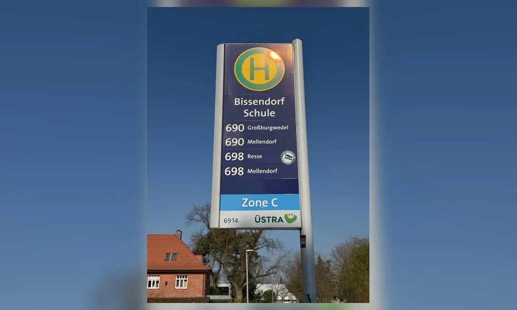 Haltestelle Bissendorf Schule mit Busverbindungen in der Wedemark