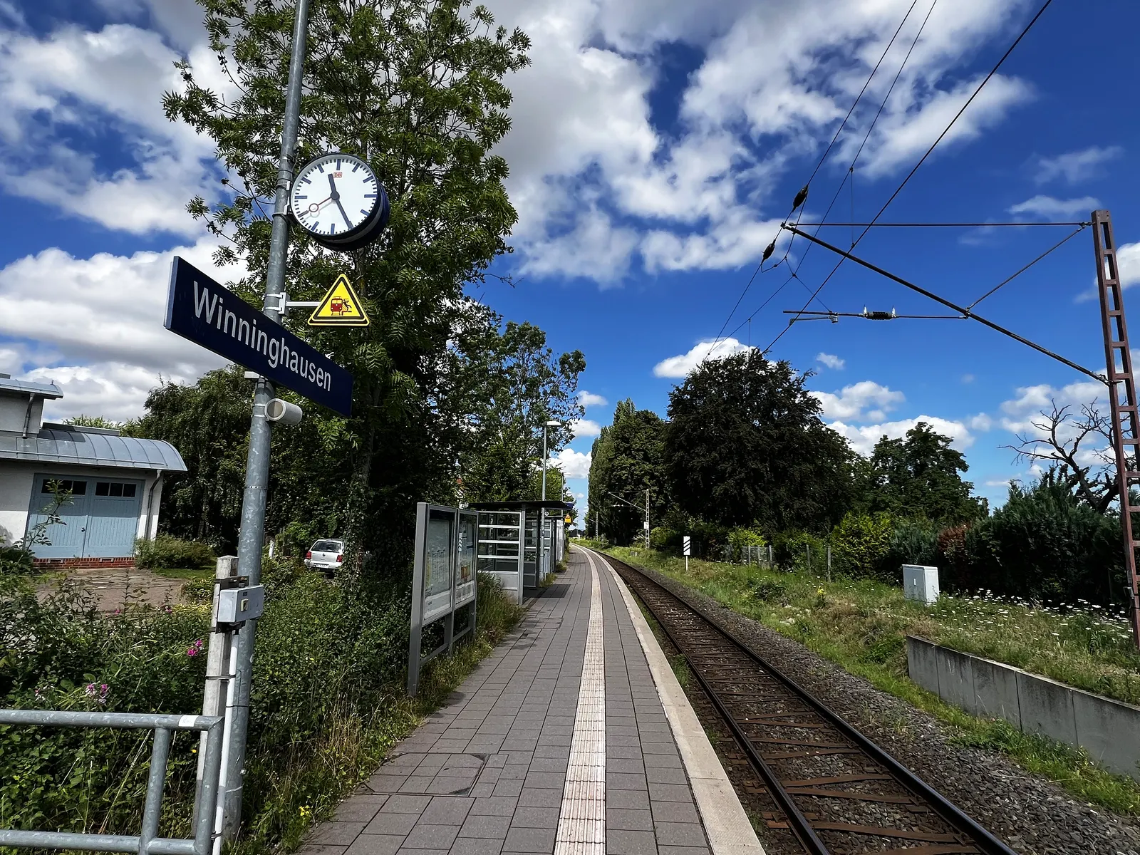 Bahnsteig am S-Bahn-Haltepunkt Winninghausen in Richtung Barsinghausen und Hannover