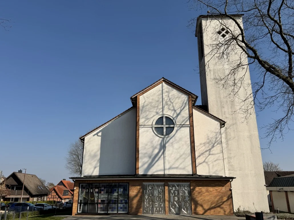 St.-Georg-Kirche in Mellendorf als lokales Ortsmotiv