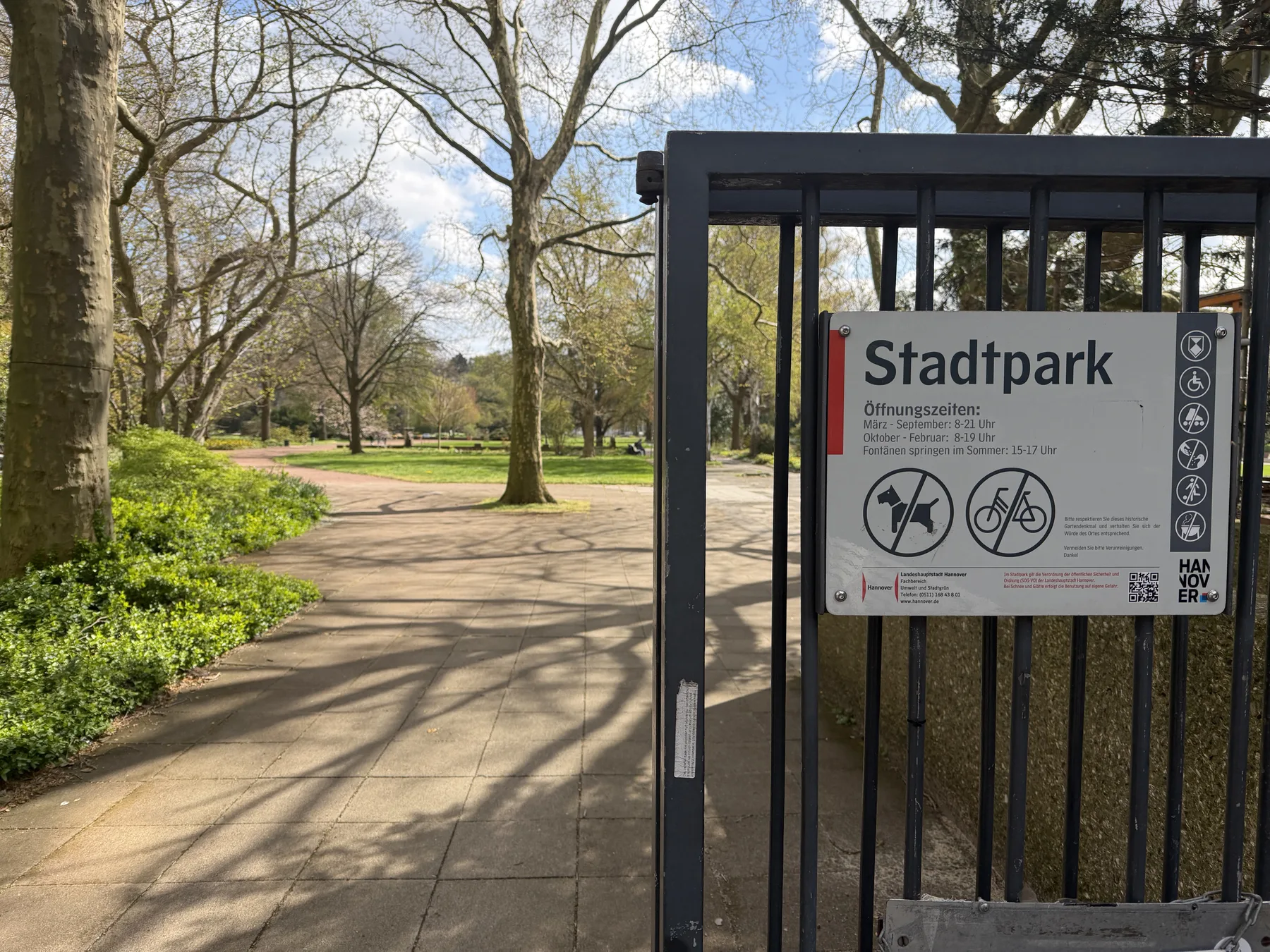Eingangstor zum Stadtpark Hannover im Zooviertel