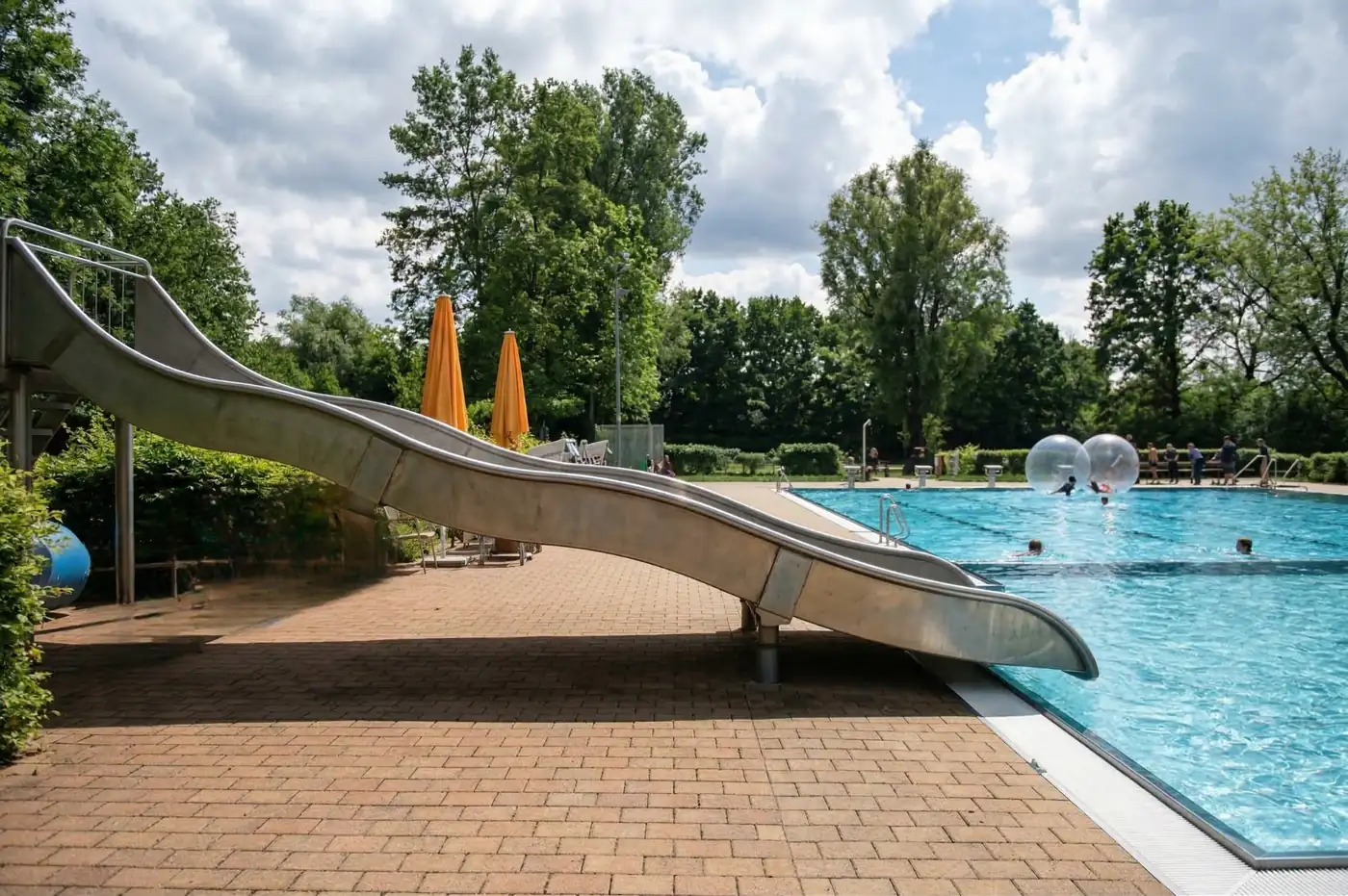 Freibad Empelde Rutsche Schwimmbecken Naherholung Ronnenberg