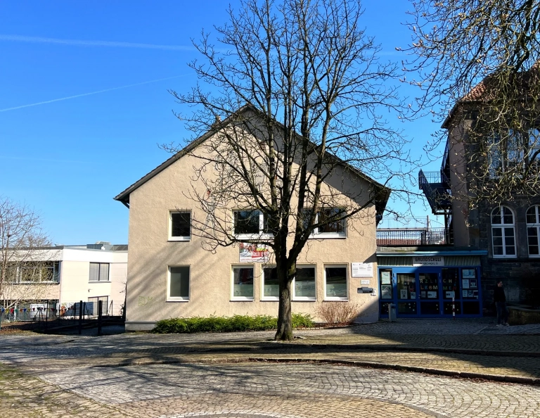 Grundschule Ronnenberg historisches Ensemble Kirchhof