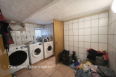 UG Waschküche - „Vielseitiges Mehrfamilienhaus mit 3 Einheiten + ELW, großem Grundstück & zusätzl. Baupotenzial“