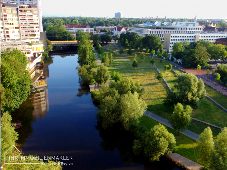 Panoramablick über Hannover! Exklusive Penthouse-Maisonette: 232 qm, Dachterrasse + Sauna, 30449 Hannover, Maisonettewohnung