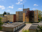 Hausansicht - Frisch saniert! 3-Zimmer-Wohnung mit Loggia, Aufzug & traumhaftem Weitblick in Barsingh./ Egestorf