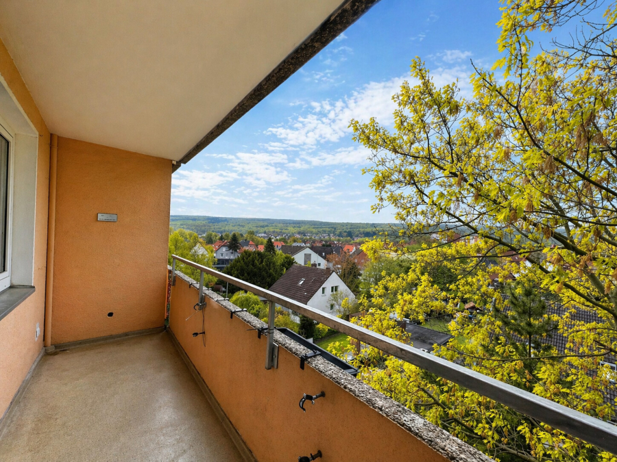 Frisch saniert! 3-Zimmer-Wohnung mit Loggia, Aufzug & traumhaftem Weitblick in Barsingh./ Egestorf, 30890 Barsinghausen / Egestorf am Deister, Etagenwohnung