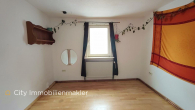 Zweifamilienhaus mit Charakter – flexibel für Familie, Beruf oder Vermietung - ELW Zimmer 1