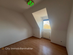 Charmante Dachwohnung mit Potenzial im Zentrum von Barsinghausen! - Kinderzimmer_