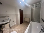 Charmante Dachwohnung mit Potenzial im Zentrum von Barsinghausen! - Bad