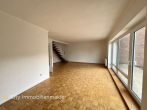 Zweifamilienhaus in Alt-Barsinghausen – Maisonette bezugsfrei, EG vermietet, 2 Garagen - Wohnzimmer OG__