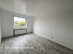Zweifamilienhaus in Alt-Barsinghausen – Maisonette bezugsfrei, EG vermietet, 2 Garagen - Schlafzimmer OG__