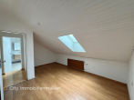 Zweifamilienhaus in Alt-Barsinghausen – Maisonette bezugsfrei, EG vermietet, 2 Garagen - Kinderzimmer 1 DG_