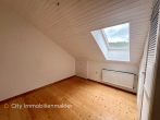 Zweifamilienhaus in Alt-Barsinghausen – Maisonette bezugsfrei, EG vermietet, 2 Garagen - Ankleide DG___