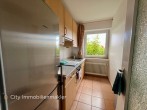Zweifamilienhaus in Alt-Barsinghausen – Maisonette bezugsfrei, EG vermietet, 2 Garagen - Küche EG