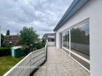 Zweifamilienhaus in Alt-Barsinghausen – Maisonette bezugsfrei, EG vermietet, 2 Garagen - Balkon
