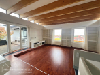 Maisonette über den Dächern von Hannover – 206 m² mit Sauna, Atriumterrasse & Panoramablick - Wohnzimmer 8. OG